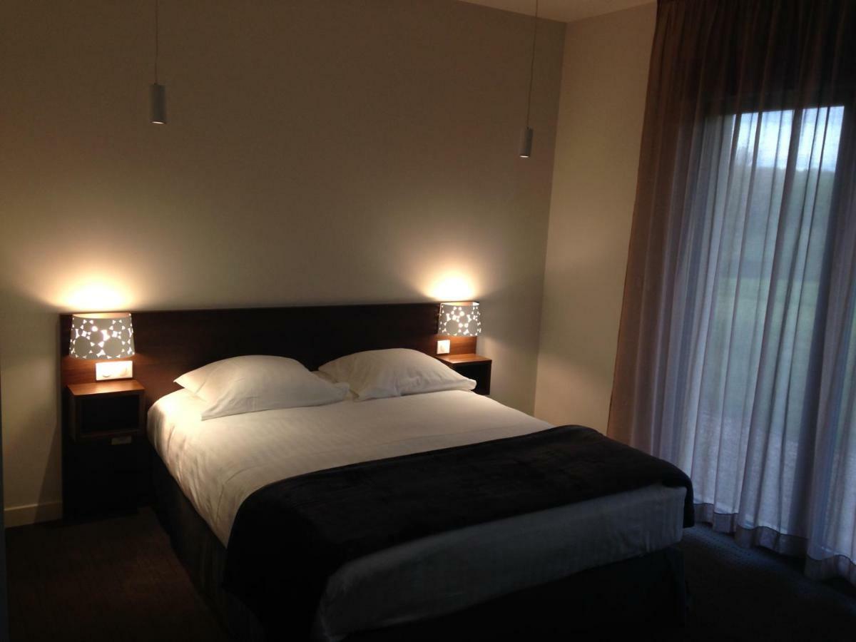 Hotel - Restaurant La Claire Foret Morhange エクステリア 写真