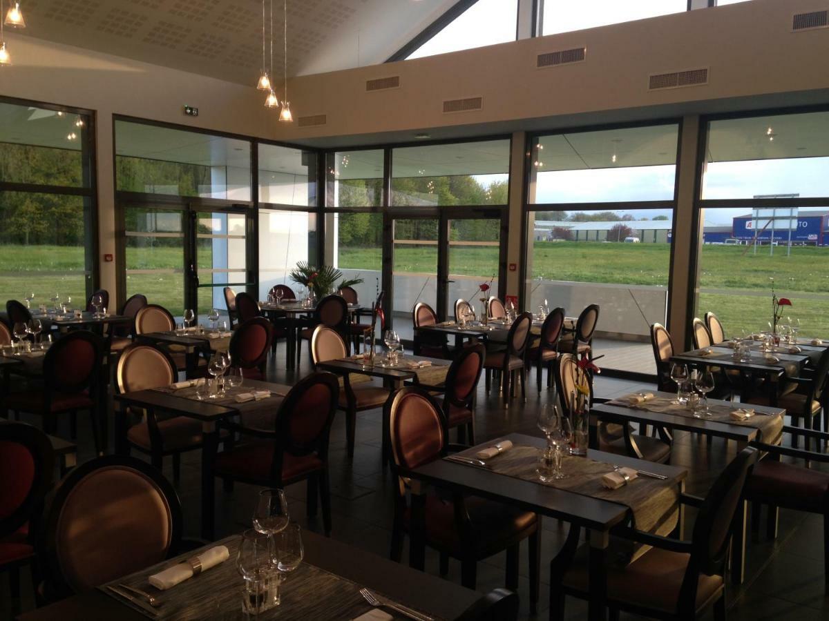 Hotel - Restaurant La Claire Foret Morhange エクステリア 写真