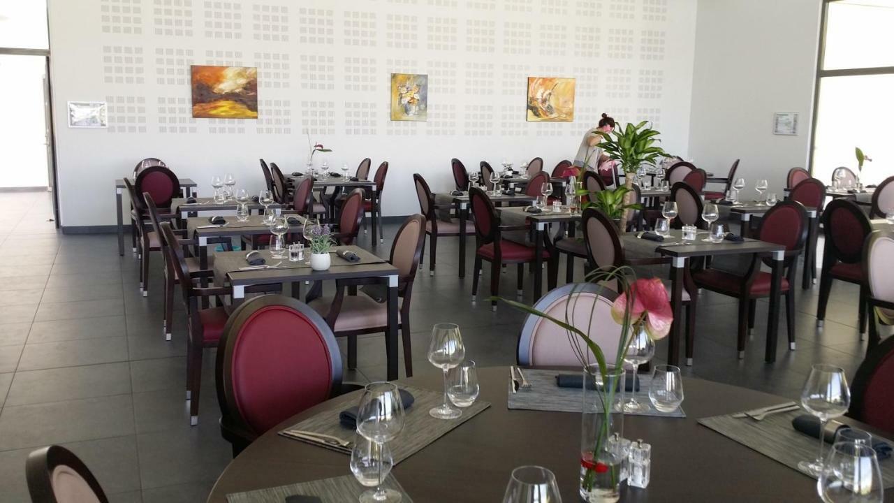 Hotel - Restaurant La Claire Foret Morhange エクステリア 写真
